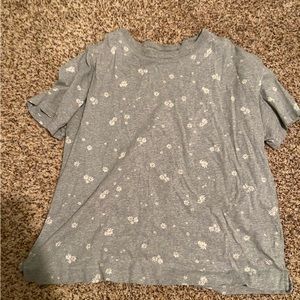 Old Navy daisy t-shirt